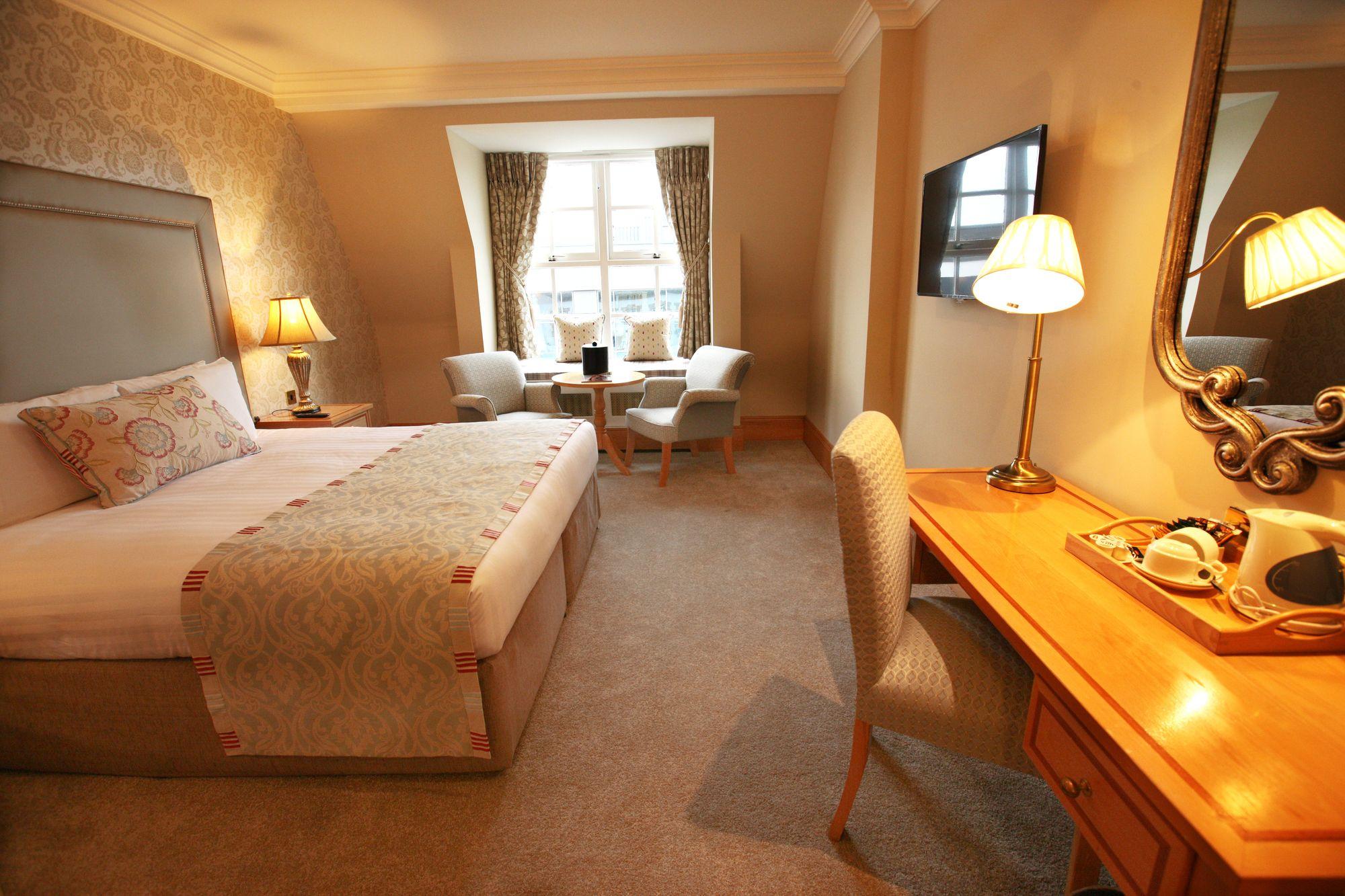 Hotel The Johnstown Estate à Enfield Extérieur photo